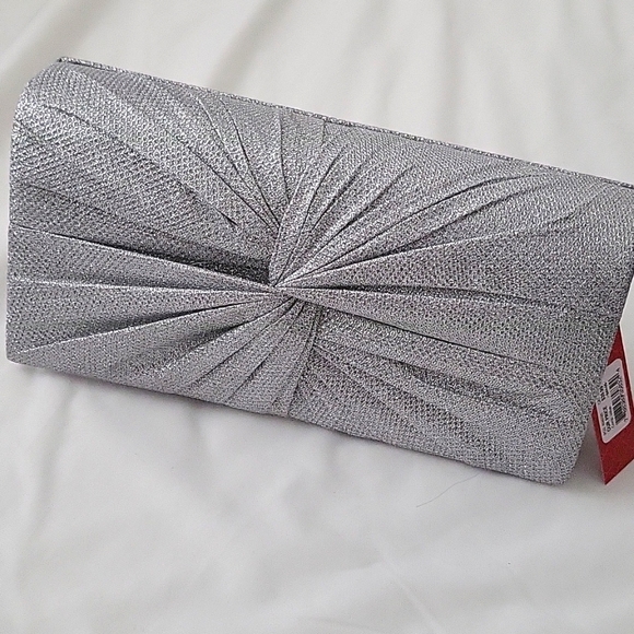 Pleated Twist Clutch Silver Metallic New - Picture 4 of 7